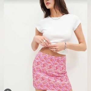 NEW Reformation Veranda Mini Skirt in Pink Floral Pink, size 2